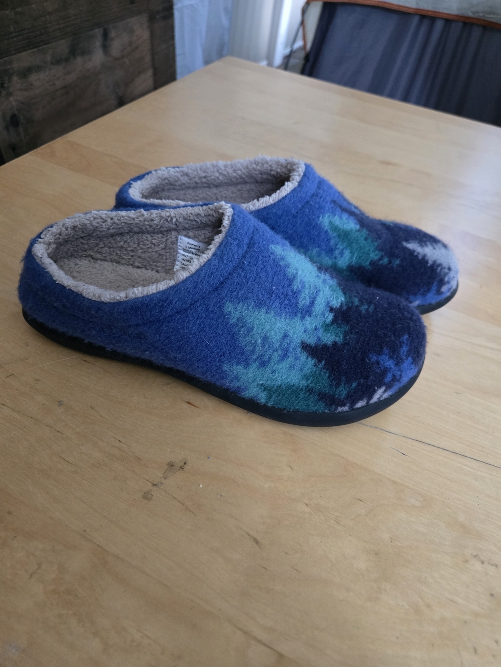 LL Bean Women's Daybreak Scuffs, Motif, Rustic Blue/Ombre Trees Size 9